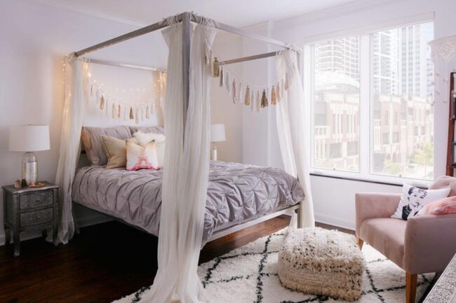 Install a Bed Canopy Image 2