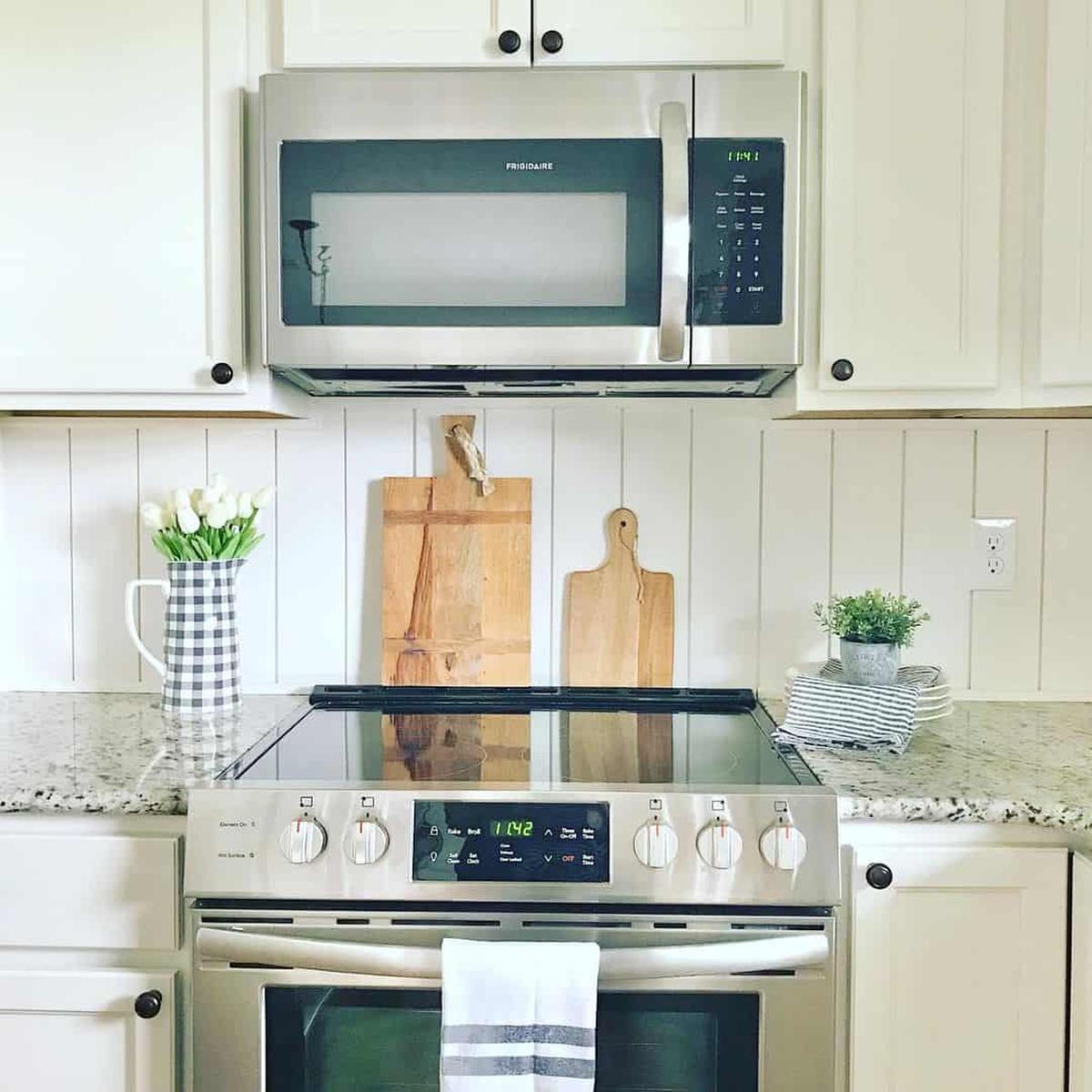 17 Perfect Shiplap Kitchen Backsplashes That Make an Impact ...